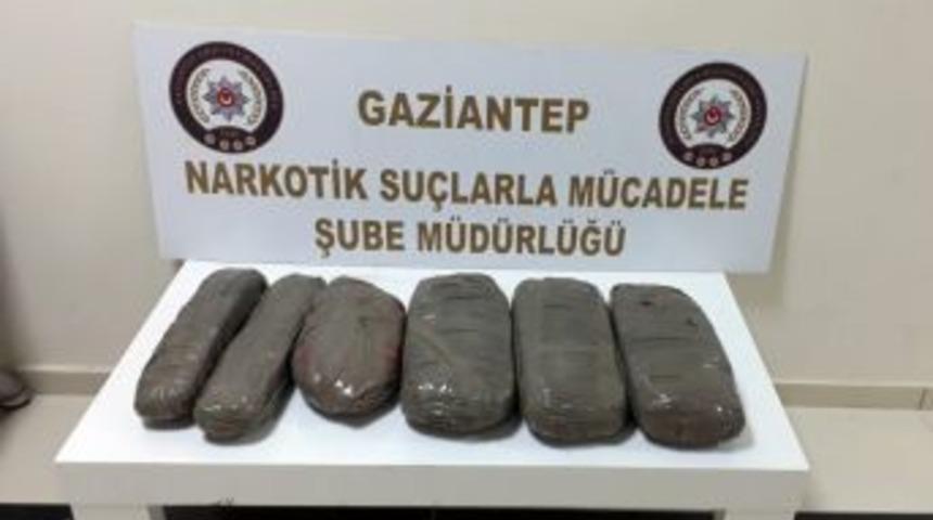 Gaziantep&rsquo;te Otomobilde 10 Kilo Eroin Ele Ge&ccedil;irildi