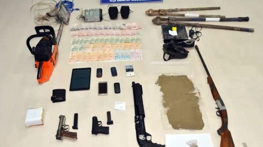 Sakarya&rsquo;da 10 Adrese Toplam 120 Polis Ve Jandarma İle Baskın Yapıldı