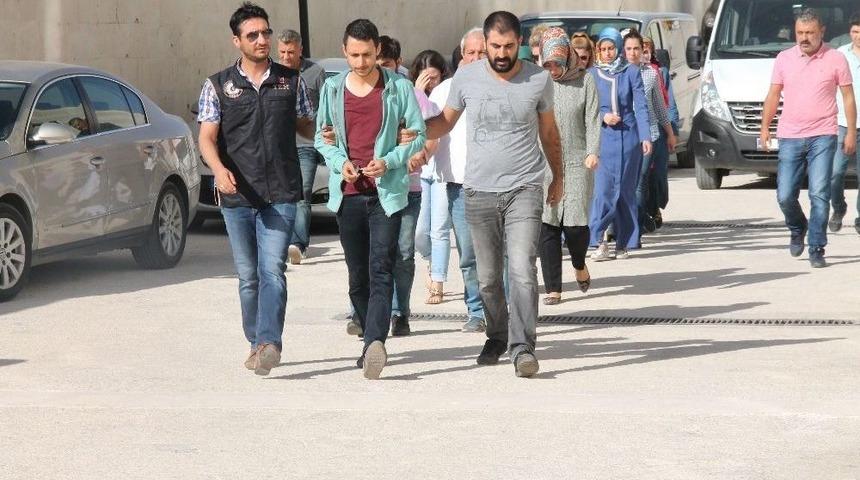 Elazığ Merkezli Fet&ouml; Operasyonunda 13 Ş&uuml;pheli Adliyeye Sevk Edildi