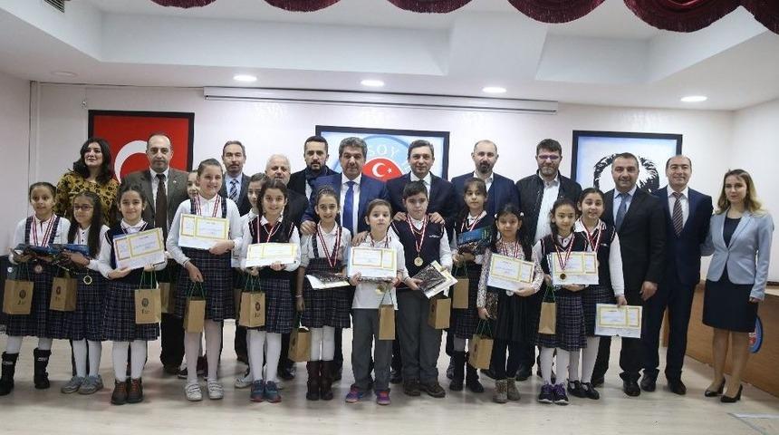 Başkan G&ouml;ksu, &Ouml;ğrencilerin Karne Heyecanına Ortak Oldu