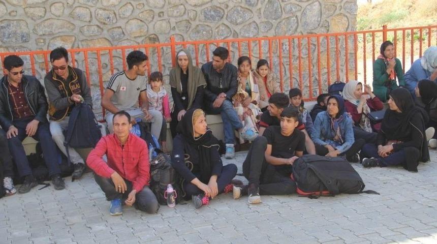 Başkale&rsquo;de 43 Ka&ccedil;ak G&ouml;&ccedil;men Yakalandı