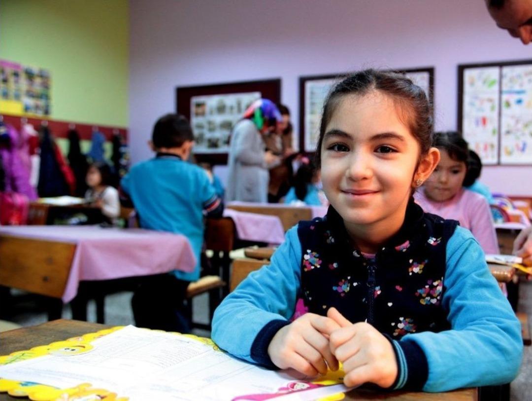 G&ouml;&ccedil;men &Ouml;ğrenciler İlk Defa Karne Aldı