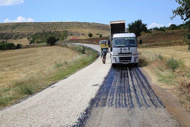 Manisa’da Mahalle Arası Yollara Bakım Çalışması