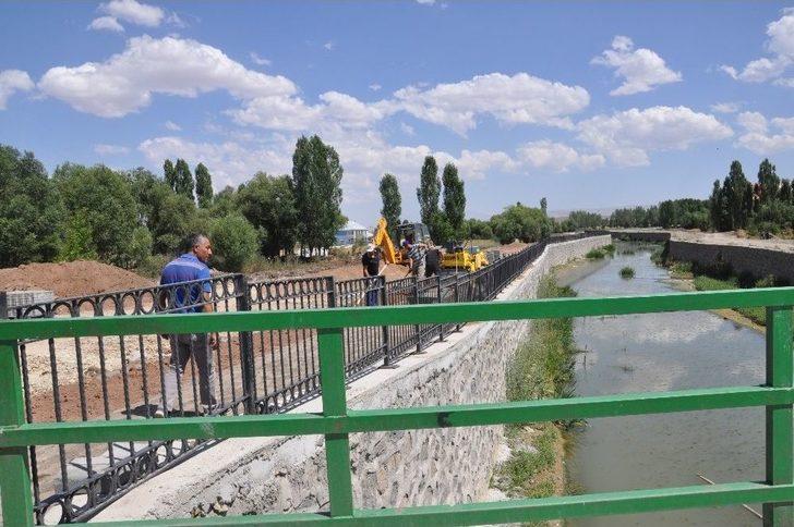 Bulanık’ta Bisiklet Yolu Yapılıyor G1