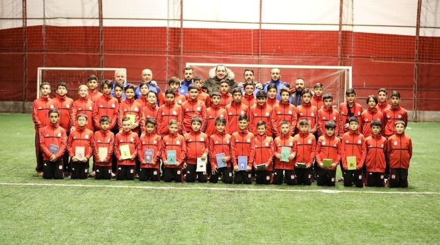 Sivasspor&rsquo;un Gen&ccedil; Takımları Kemer Cup Organizasyonu&rsquo;na Katılacak