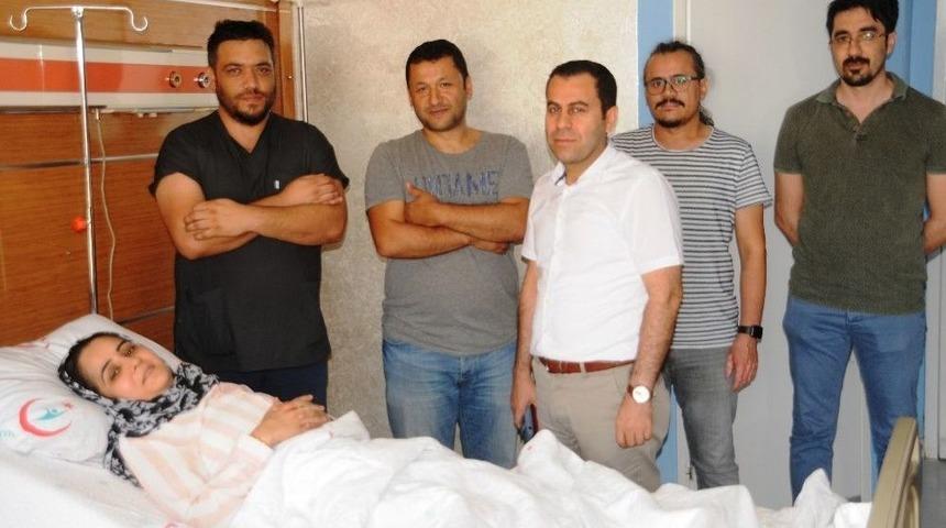 Yatalak Geldiği Hastaneden Y&uuml;r&uuml;yerek &Ccedil;ıktı