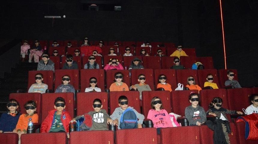 Kartepe Belediyesi&rsquo;nden G&ouml;rme Engelliler İ&ccedil;in Anlamlı Etkinlik