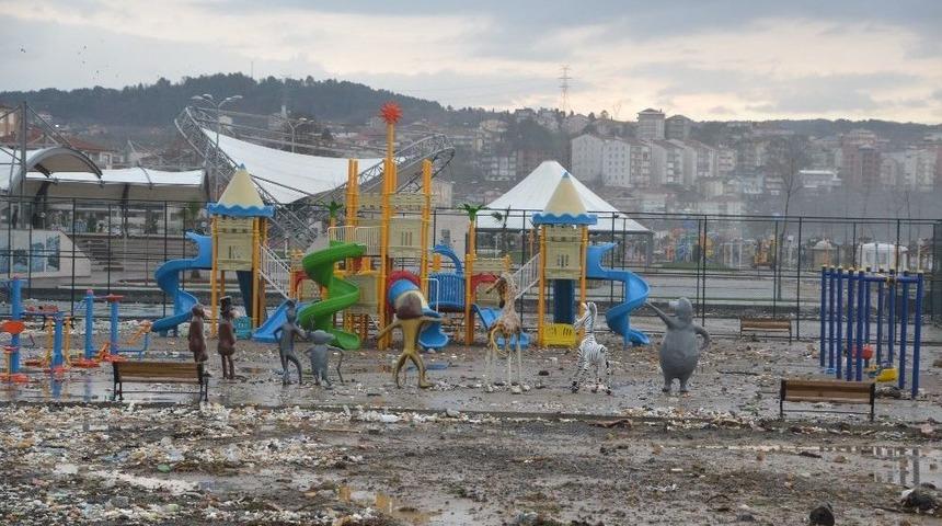 Başkan Tekin, Hasar G&ouml;ren Alanlarda İncelemelerde Bulundu