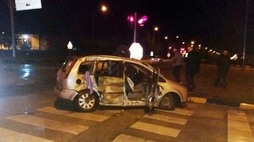 Isparta&rsquo;da Feci Kaza: 2 &Ouml;l&uuml;, 3 Yaralı