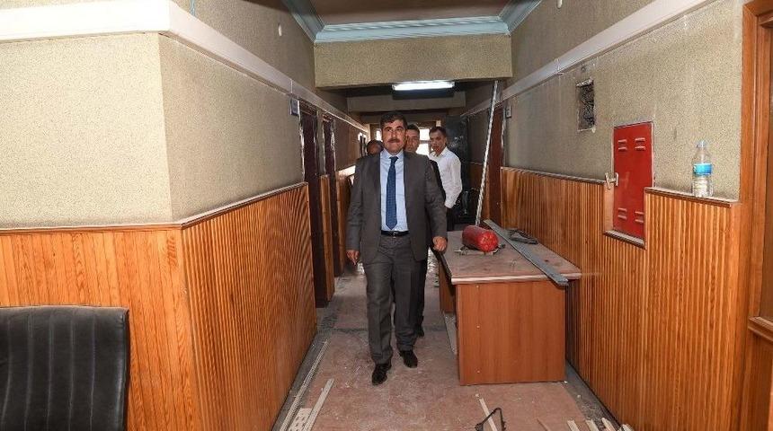 Muş Belediyesi Eski Hizmet Binası Onarılıyor