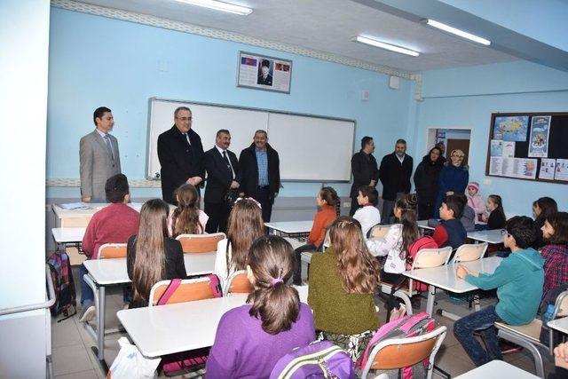 Öğrenciler Karnelerini Başkan Karaçoban’dan Aldı