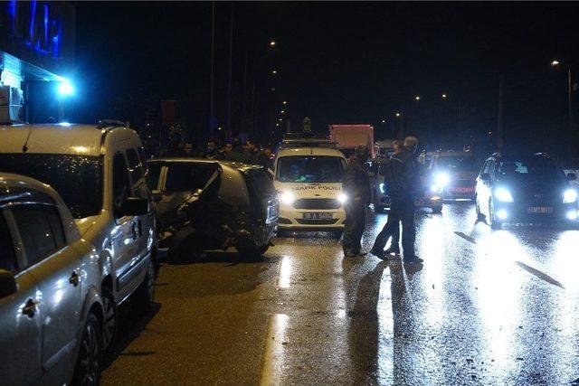 Bursa’da 9 Aracın Karıştığı Zincirleme Trafik Kazası Güvenlik Kamerasına Yansıdı