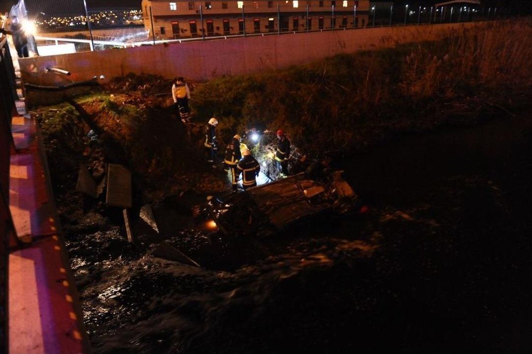 Bursa&rsquo;da Atık Su Kanalına U&ccedil;an Ara&ccedil;ta Bir Kişi Feci Şekilde Can Verdi