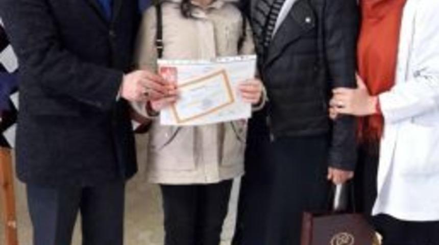 Başkan Doğan, Kızının Karne Heyecanına Ortak Oldu