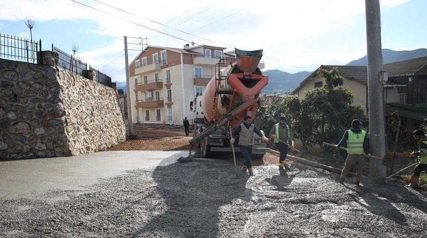 Barbaros Mahallesinde Yol &Ccedil;alışmaları Başladı