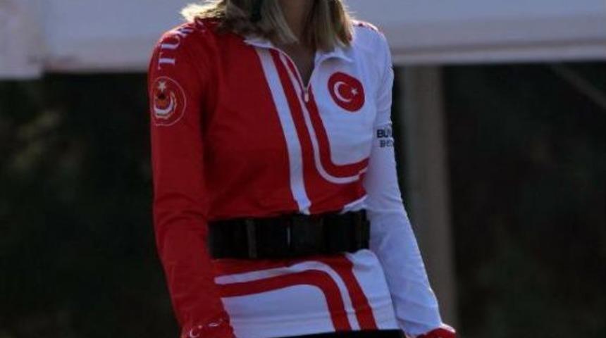 16 &Uuml;lkeden Gelen Itfaiyeciler, İzmir'de Yarışıyor