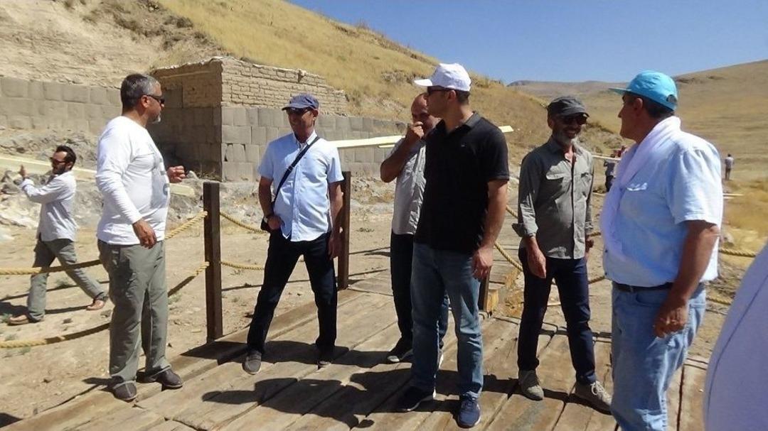 Van&rsquo;da 250 Yıl Başkentlik Yapan Urartuların Eserleri G&uuml;n Y&uuml;z&uuml;ne &Ccedil;ıkartılıyor