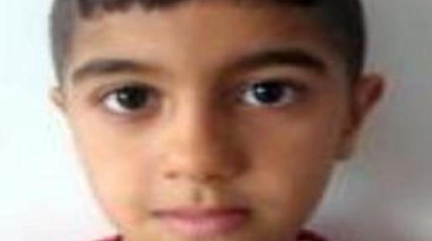 9 Yaşındaki &Ouml;mer, Okul Yolunda Minib&uuml;s Altında Can Verdi