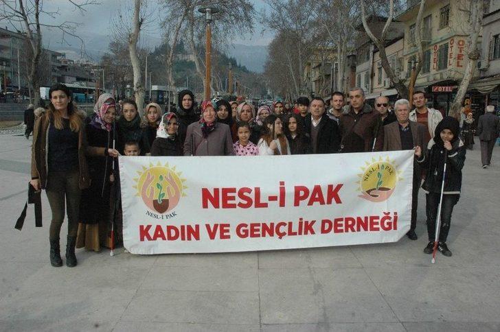 Gözlerini Bağlayıp Sokakta Yürüdüler G5