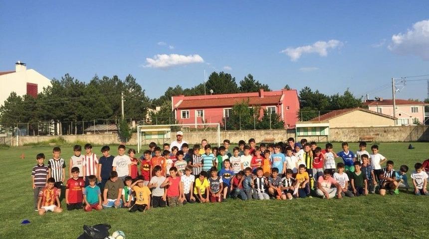 Şuhut&rsquo;ta Minik Yıldızlar Yetişmeye Devam Ediyor