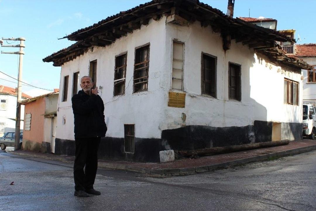 &rsquo;i&ccedil;inde Yatır Bulunan Evimi Park Yapmak İ&ccedil;in Yıkmak İstiyorlar&rsquo; İddiası