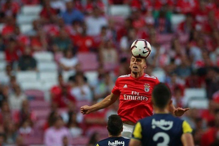 Uefa Şampiyonlar Ligi: Benfica: - Fenerbahçe: (ilk Yarı) G5