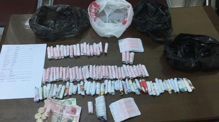 "torbacı" Uyuşturucuyu Satamadan Yakalandı