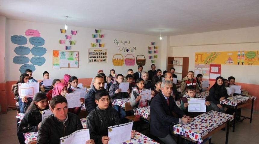 Ahlat’ta 10 Bin Öğrenci Karne Aldı