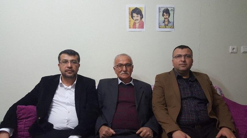 Ferdi Tayfur&rsquo;a 40 Yıl &Ouml;nce Verdiği S&ouml;z&uuml; Tuttuğunu Duyurmak İstiyor