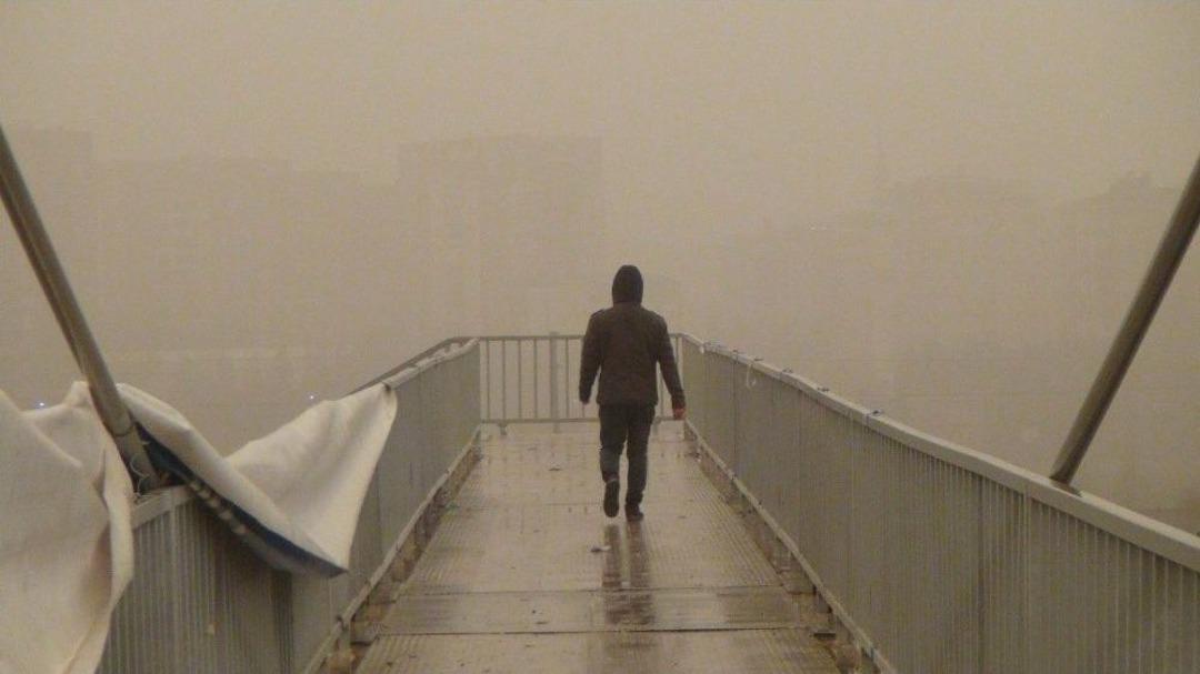 G&ouml;k Kızıla B&uuml;r&uuml;nd&uuml;, G&ouml;z G&ouml;z&uuml; G&ouml;rmedi