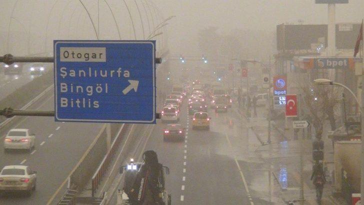 Gök Kızıla Büründü, Göz Gözü Görmedi G1