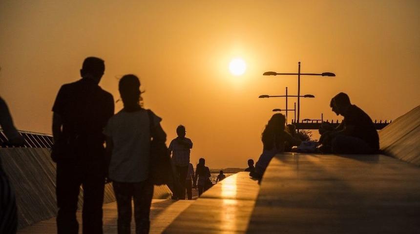 O &Ouml;d&uuml;l İzmir&rsquo;e