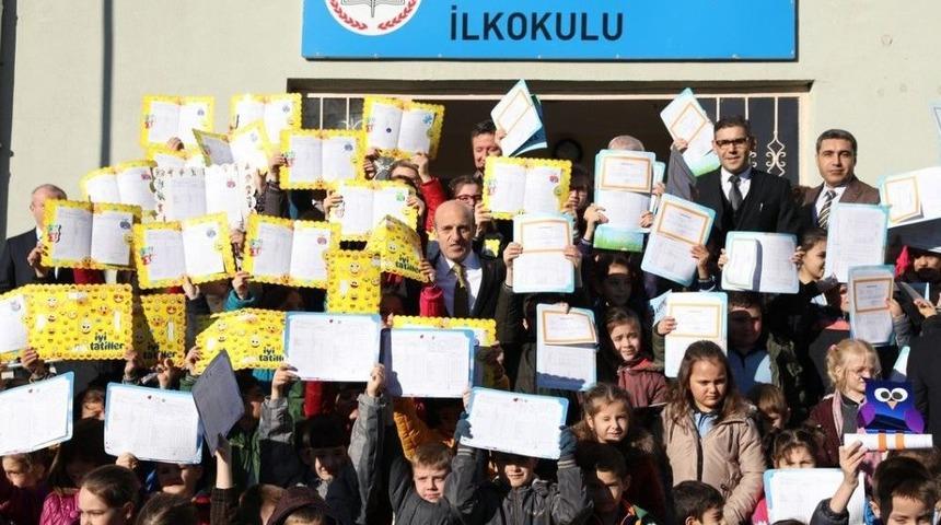 Kırklareli&rsquo;nde 49 Bin 694 &Ouml;ğrenci Karne Heyecanını Yaşadı