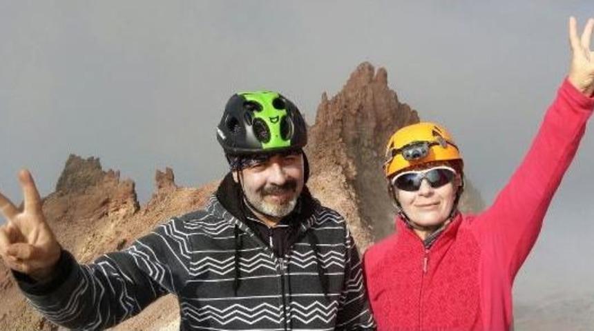 Doktorlardan Erciyes'e Zirve Tırmanışı
