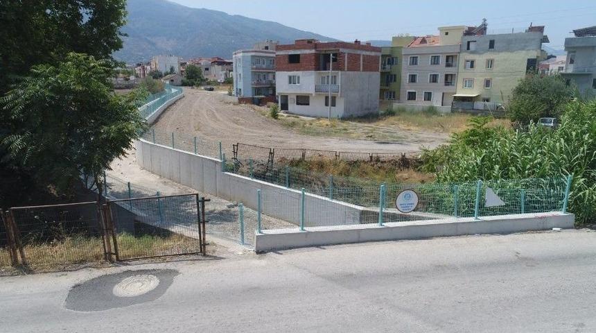 Kuşlubah&ccedil;e&rsquo;nin Deresinde Temizlik