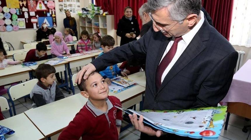 Rize&rsquo;de 56 Bin &Ouml;ğrenci Karne Heyecanı Yaşadı