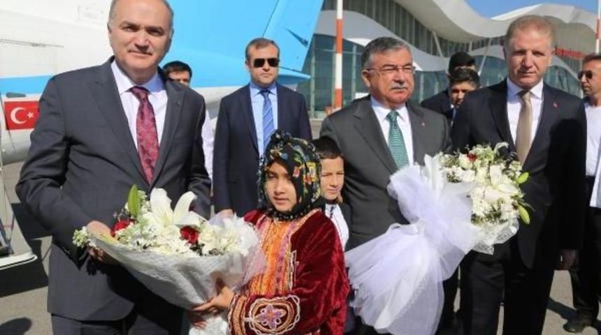 Bakan &Ouml;zl&uuml;: Teknik Kolejler I&ccedil;in Kaynaklarımızı Seferber Edeceğiz