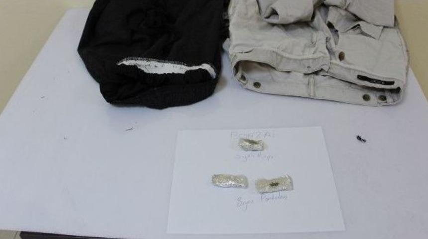 Kargo Paketinden Uyuşturucu Çıktı