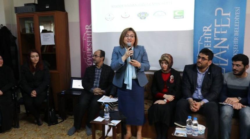 Madde Bağımlılığına Karşı Aileler Bilinçlendiriliyor