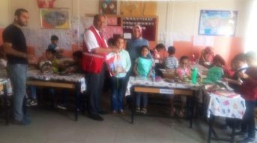 Kızılay&rsquo;dan &Ouml;ğrencilere Kırtasiye Yardımı