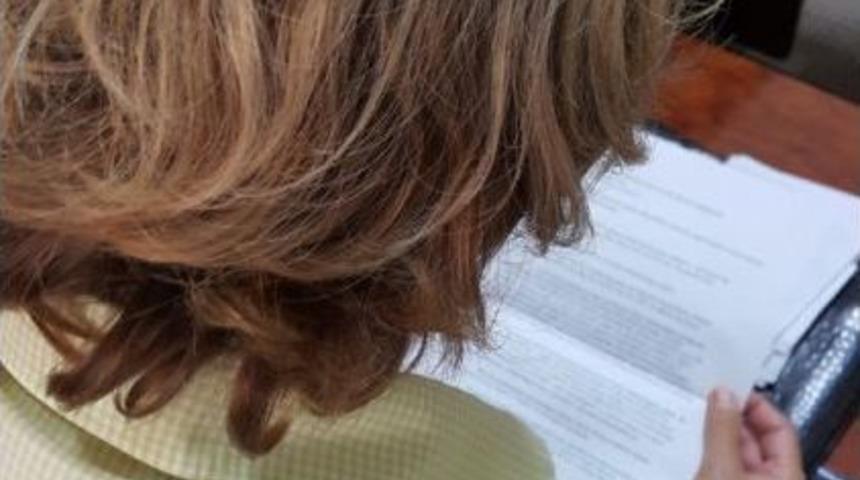 (&ouml;zel Haber) Eline Erkek Eli Değmedi, 33 Yaşında Kızı Olduğunu &Ouml;ğrendi