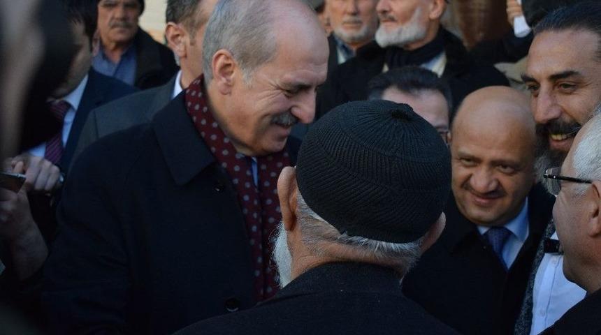 Yaşlı Adam Bakanlara Kendi Yazdığı Şiiri Okudu