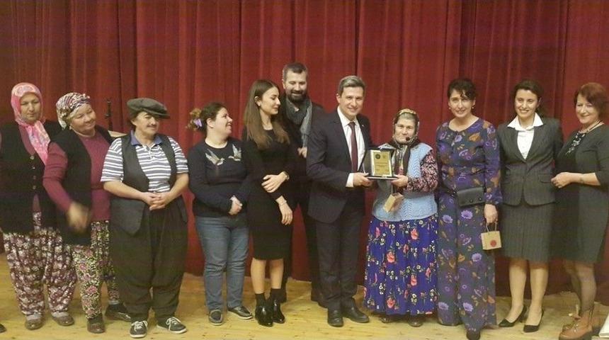 &Uuml;mmiye Teyze İle Ayşe Teyze Buluştu