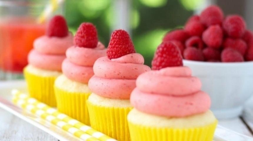 Yaz Sıcaklarında İçimizi Baymayacak Birbirinden Hafif 12 Meyveli Tatlı