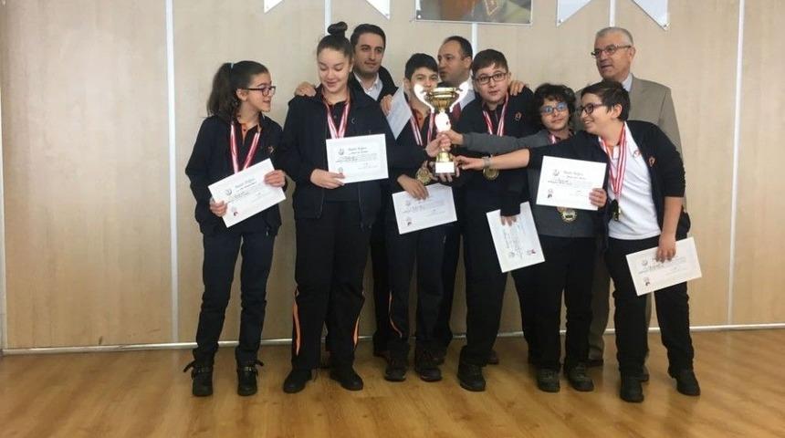 Satran&ccedil; Turnuvasında Tekden Koleji&rsquo;ne 2 &Ouml;d&uuml;l