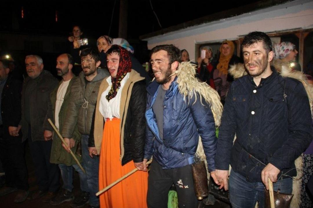 Artvin&rsquo;de Kalandar Etkinliği Renkli G&ouml;r&uuml;nt&uuml;lere Sahne Oldu