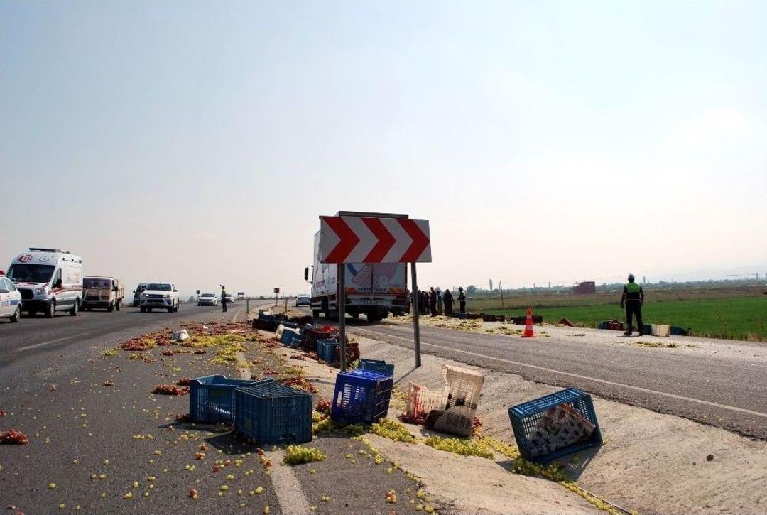 Tarım İş&ccedil;ilerini Taşıyan Kamyonet Devrildi: 1 &Ouml;l&uuml;, 6 Yaralı