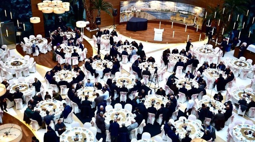 Fatih Belediye Başkanı Demir, İmamlarla Bir Araya Geldi