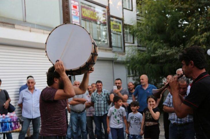 Davul Çalarken Kendinden Geçiyor, O Anlar İzlenme Rekorları Kırıyor G2