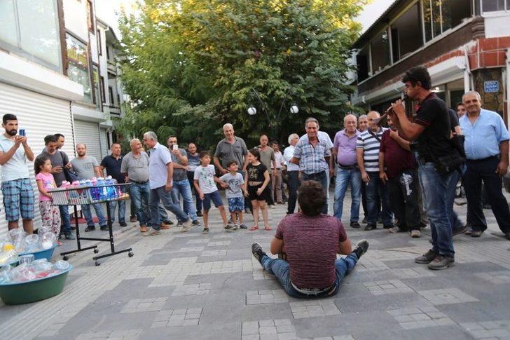 Davul Çalarken Kendinden Geçiyor, O Anlar İzlenme Rekorları Kırıyor G3